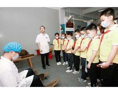 <b>代孕网收费,子宫里有囊肿是怎么回事子宫里有囊肿，并非虚言！</b>